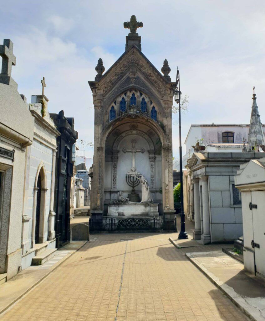 recoleta-cemetery-lucidkiwi